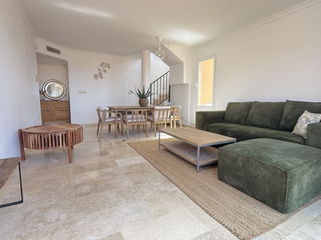 2 Bedrooms Apartment in Elviria