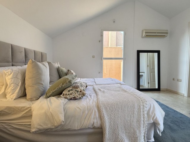 2 Bedrooms Apartment in Elviria