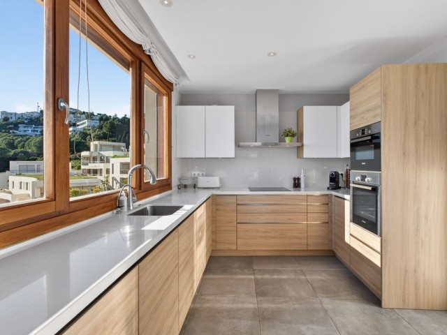 Penthouse in Altos de los Monteros