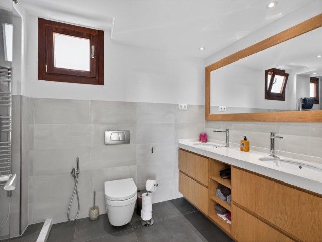 Penthouse in Altos de los Monteros