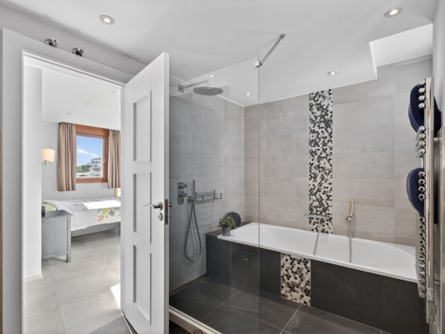 Penthouse in Altos de los Monteros