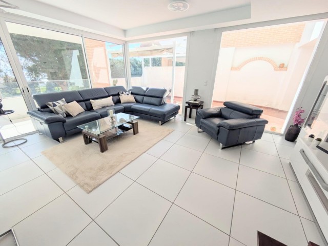 4 Schlafzimmer Villa in Torremuelle