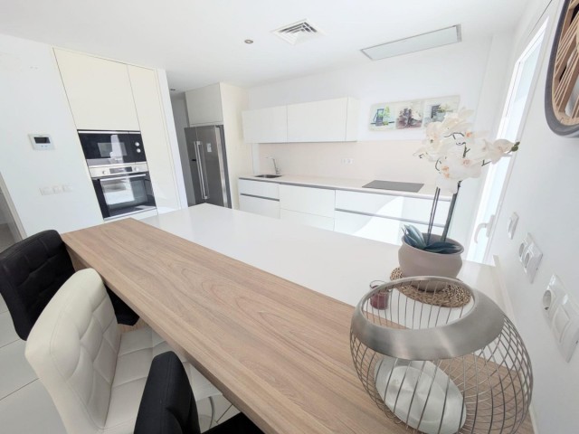 4 Schlafzimmer Villa in Torremuelle