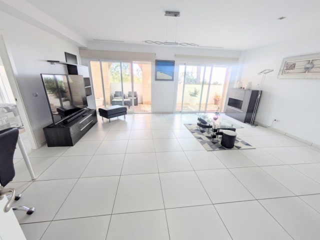 4 Schlafzimmer Villa in Torremuelle