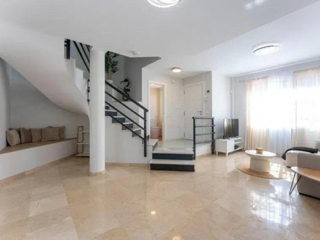 Townhouse, Cabopino, R5317318