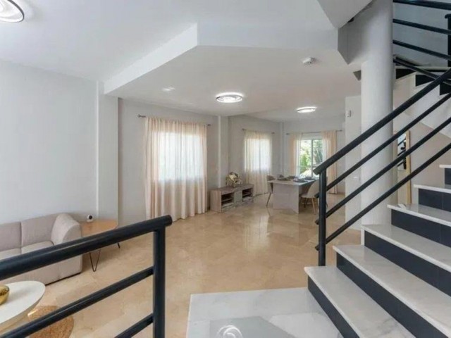 3 Bedrooms Townhouse in Cabopino