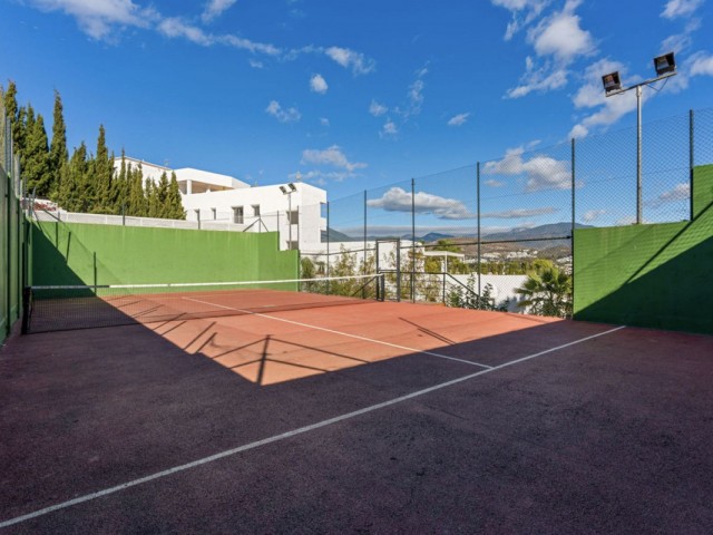 2 Bedrooms Apartment in Nueva Andalucía