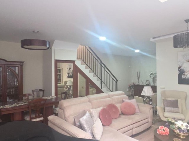 4 Bedrooms Townhouse in Fuengirola