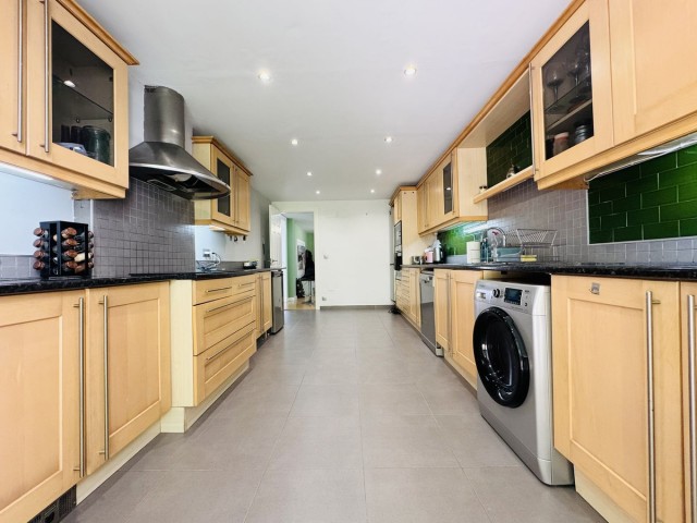 4 Bedrooms Townhouse in La Duquesa