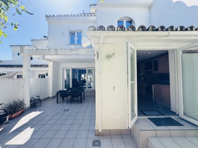 4 Bedrooms Townhouse in La Duquesa