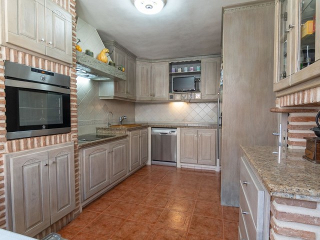 3 Bedrooms Townhouse in Estepona