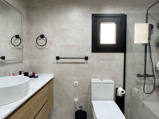 Apartamento con 2 Dormitorios  en Puerto Banús
