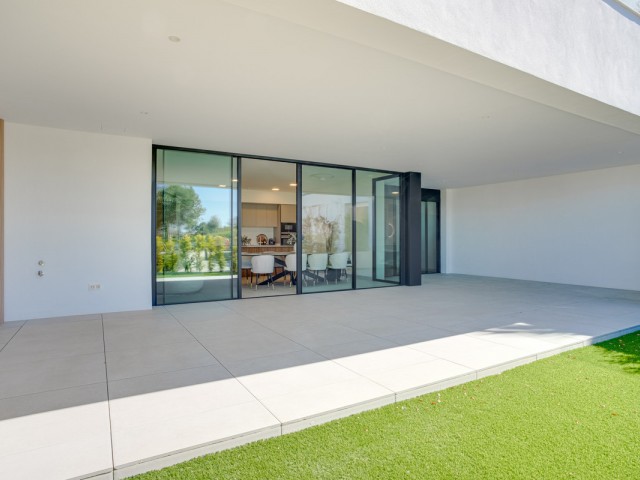 Apartamento con 3 Dormitorios  en Artola