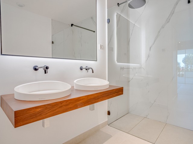 Apartamento con 3 Dormitorios  en Artola