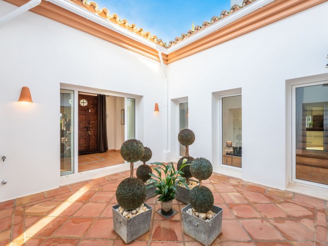 6 Makuuhuoneen Huvila Sotogrande