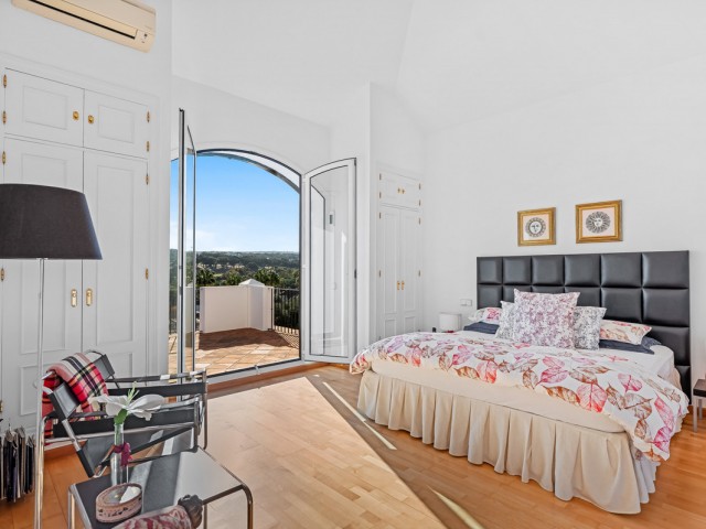 6 Makuuhuoneen Huvila Sotogrande