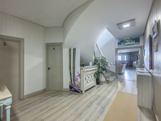 Villa avec 12 Chambres  à Marbella