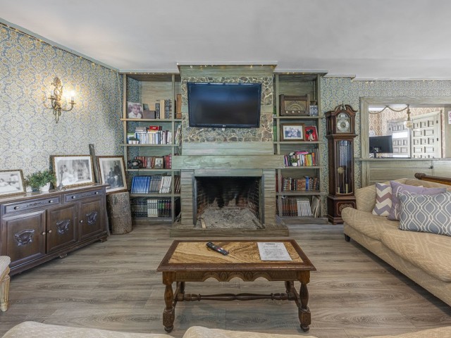 Villa avec 12 Chambres  à Marbella
