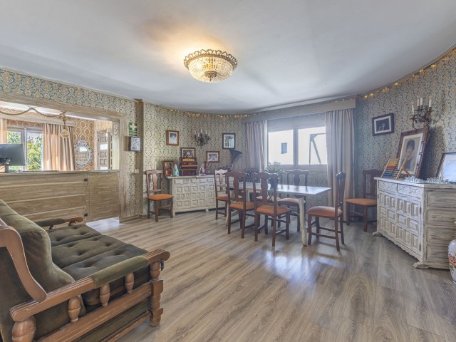 Villa avec 12 Chambres  à Marbella