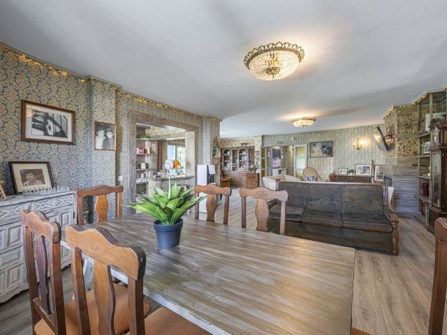 Villa avec 12 Chambres  à Marbella
