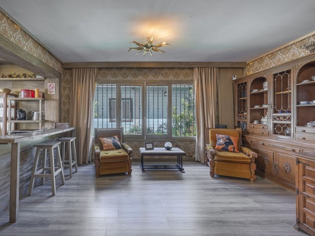 Villa avec 12 Chambres  à Marbella