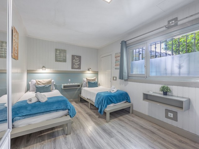 Villa avec 12 Chambres  à Marbella