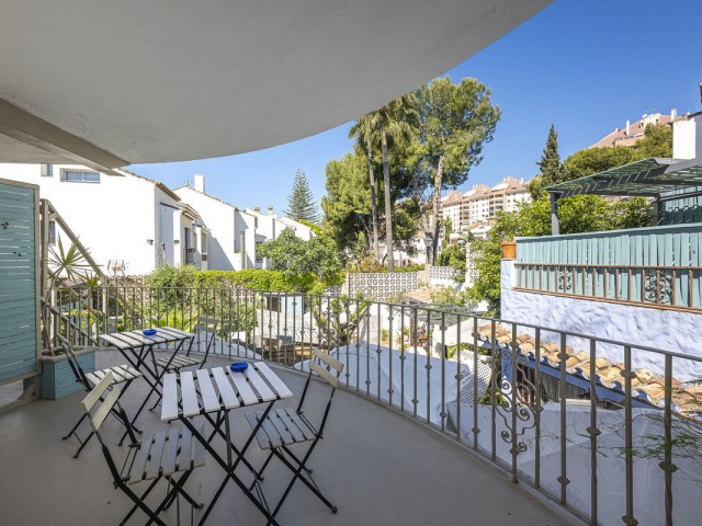 Villa avec 12 Chambres  à Marbella