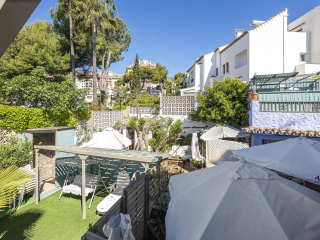 Villa avec 12 Chambres  à Marbella