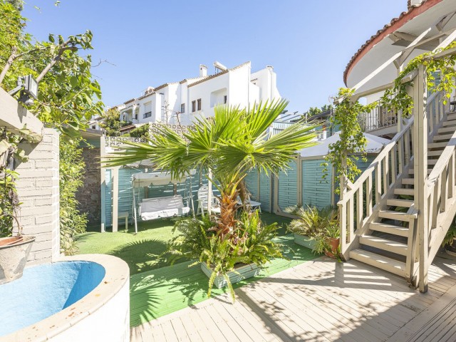 Villa avec 12 Chambres  à Marbella