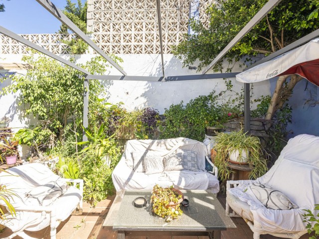 Villa avec 12 Chambres  à Marbella