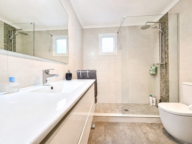 2 Bedrooms Villa in Benalmadena