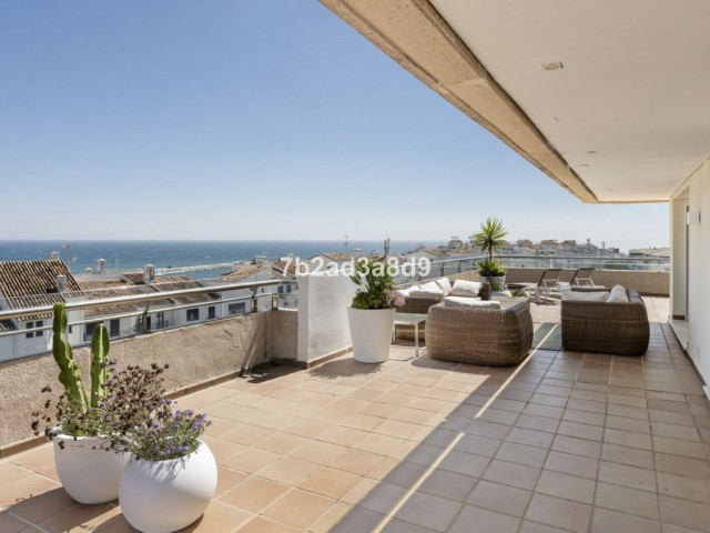 Takvåning i Puerto Banús