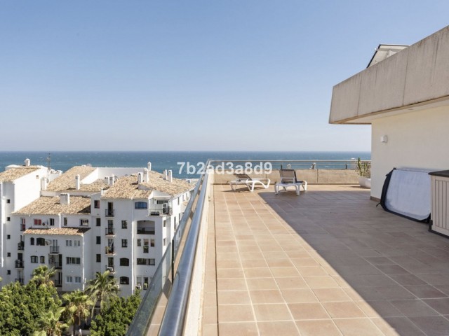Takvåning i Puerto Banús