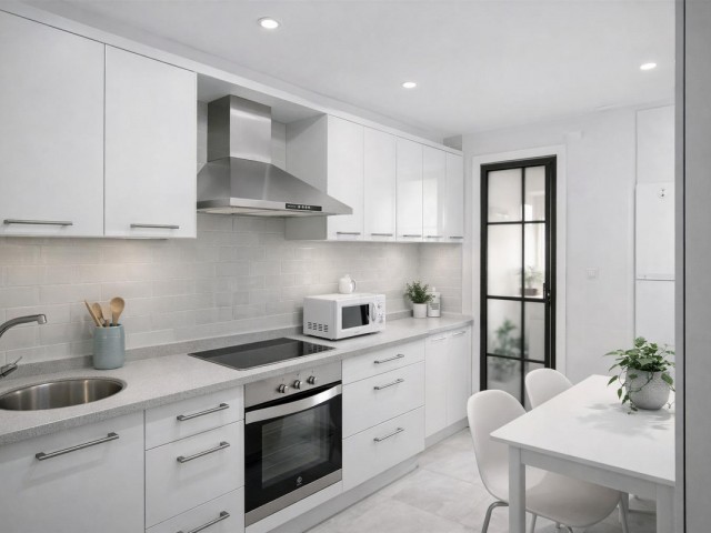 4 Bedrooms Apartment in La Carihuela