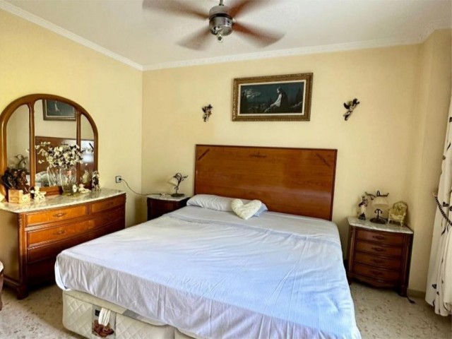 4 Bedrooms Apartment in La Carihuela