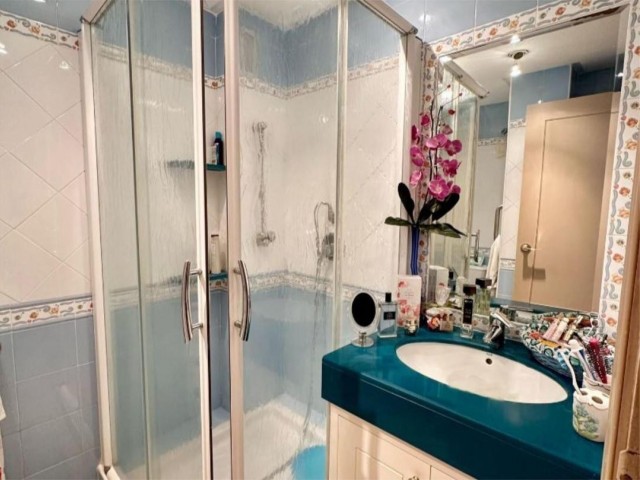 4 Bedrooms Apartment in La Carihuela