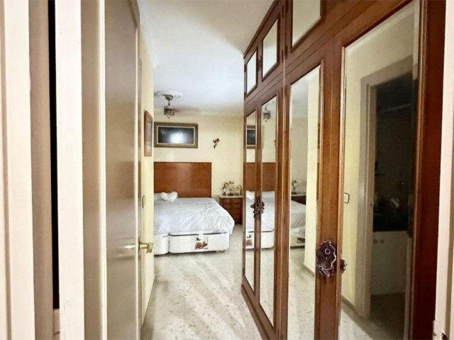 4 Bedrooms Apartment in La Carihuela