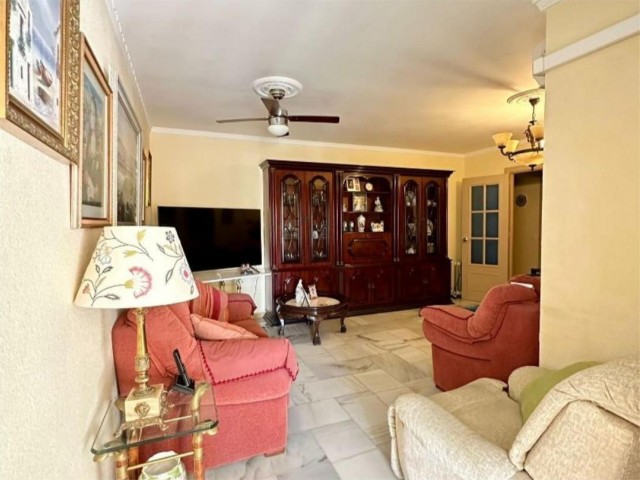 Appartement avec 4 Chambres  à La Carihuela