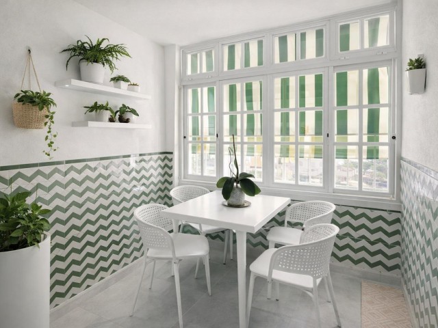 Appartement avec 4 Chambres  à La Carihuela