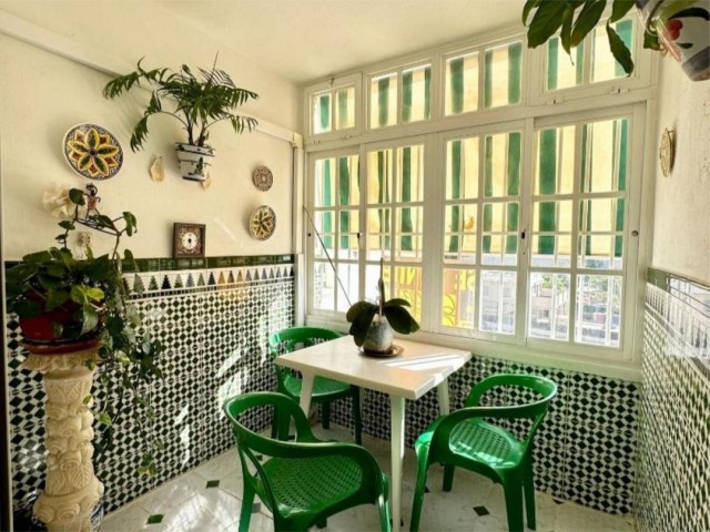 Appartement avec 4 Chambres  à La Carihuela