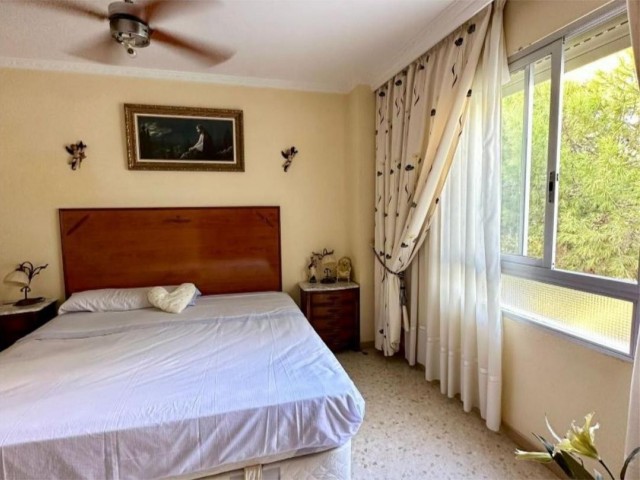 Appartement avec 4 Chambres  à La Carihuela