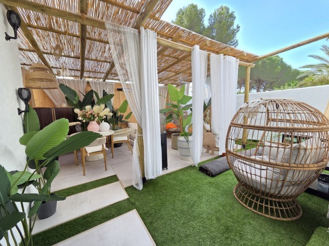 2 Slaapkamer Rijtjeshuis in Nueva Andalucía