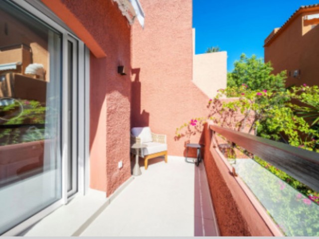 3 Bedrooms Townhouse in Nueva Andalucía