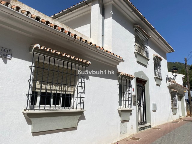 Maison mitoyenne avec 5 Chambres  à Ojén