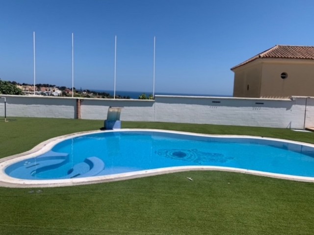 Huvila, San Roque, R5321152