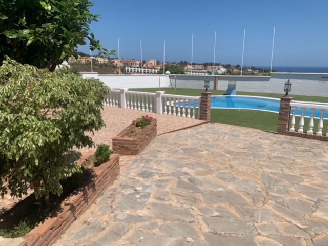 4 Sovrums Villa i San Roque