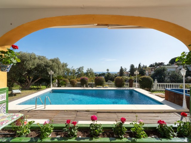 4 Bedrooms Villa in Torremuelle