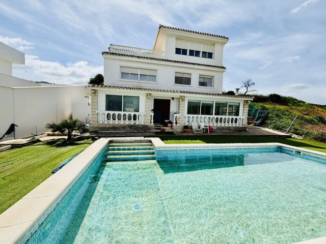 Villa avec 6 Chambres  à Alhaurín de la Torre