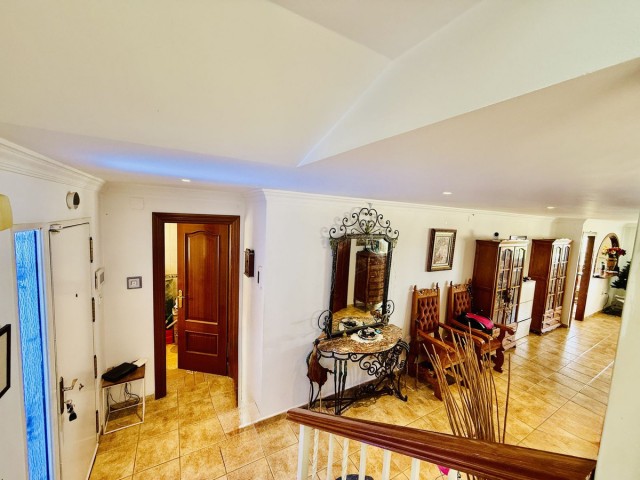 Villa avec 6 Chambres  à Alhaurín de la Torre