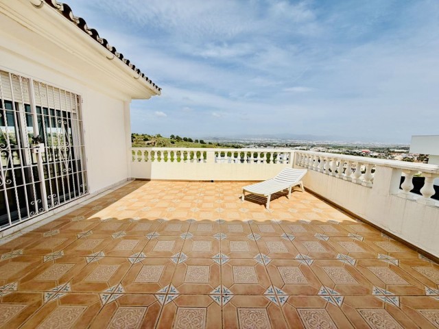 Villa avec 6 Chambres  à Alhaurín de la Torre